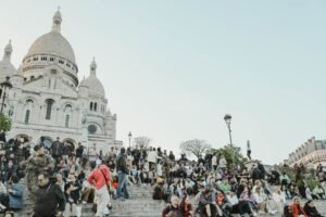 Montmartre Residents Push Back Against “Disneyfication” as Tourism Overwhelms Parisian Charm