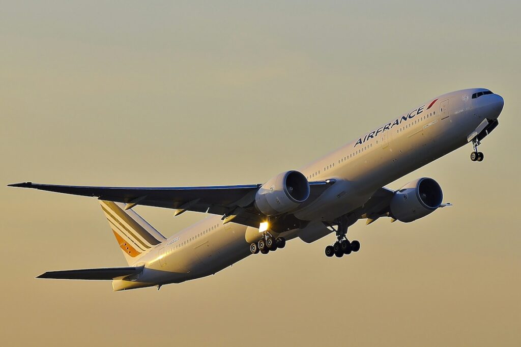 Air France to Provide Free Starlink Wi-Fi Onboard All Cabins By 2026