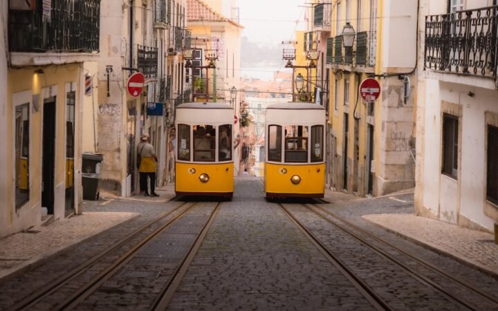 Lisbon Mourns After Historic Elevador da Glória Funicular Tragedy