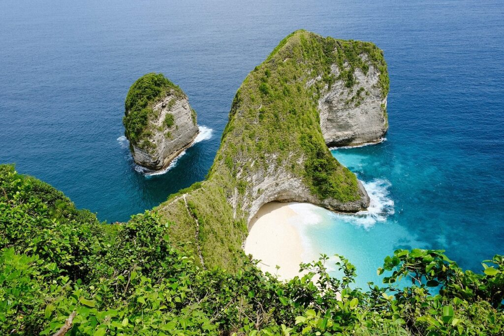 Bali’s Cliffside Glass Elevator Project Ordered for Demolition