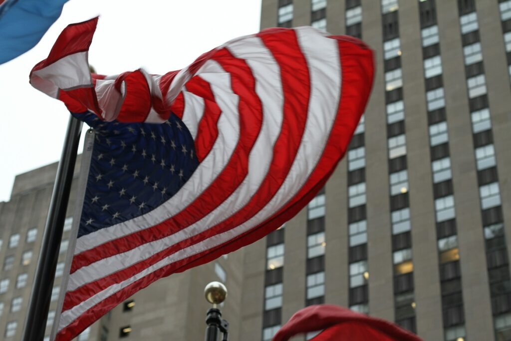 US Halts Citizenship Ceremonies for Migrants from Travel Ban Countries
