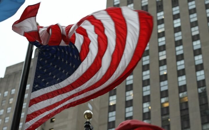 US Halts Citizenship Ceremonies for Migrants from Travel Ban Countries