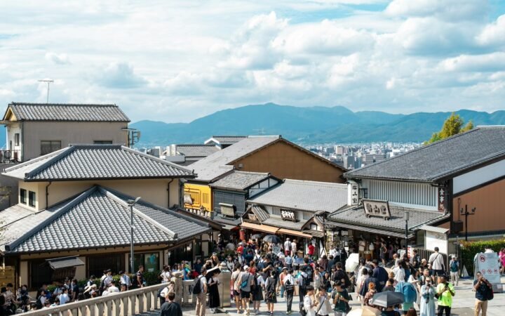 Japan Sets Tourism Record Despite Sharp Decline in Chinese Visitors