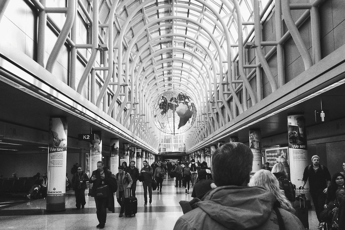 FAA Moves to Cut Summer Flights at Chicago O’Hare as United and American Escalate Turf Battle