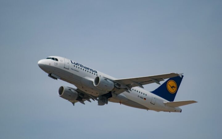 Lufthansa Redirects Flights to Asia as Middle East Conflict Disrupts Air Travel
