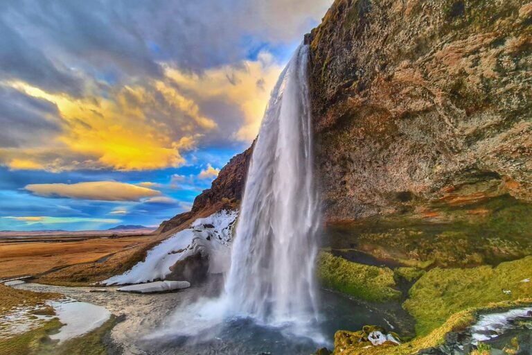 Icelandair Wants a Bad Photographer to Sell One of the World’s Most Photogenic Destinations