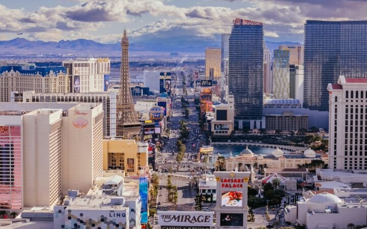 People Inc. Makes $18 Billion Offer for MGM Resorts