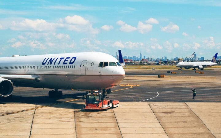 United Takes Free Starlink Wi-Fi Across the Atlantic on Its First Boeing 777