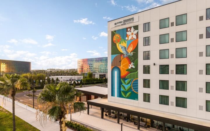 IHG Opens Dual-Branded Orlando Hotel Near Universal and Epic Universe