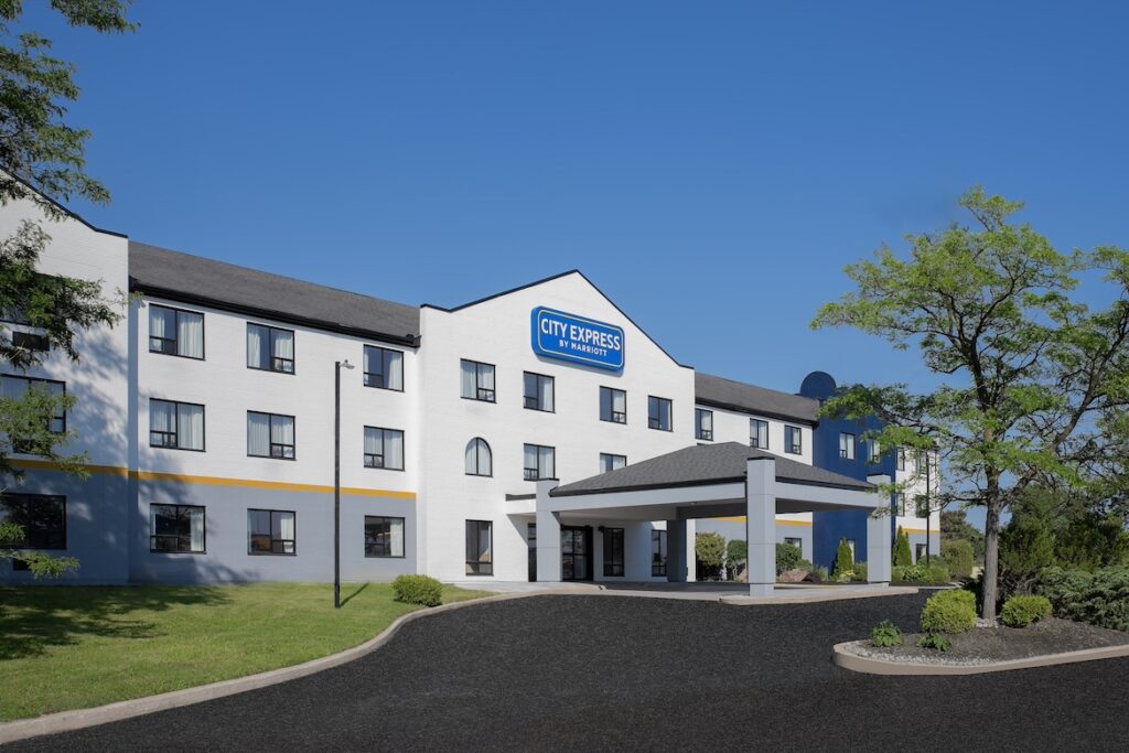 Marriott Brings City Express to Canada With Highway 401 Hotel Opening