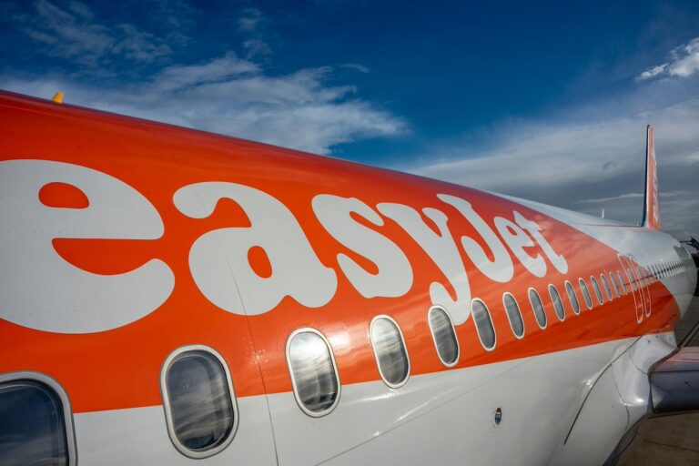 easyJet Accepts £5.7 Billion Apollo Takeover as 30-Year Airline Era Changes