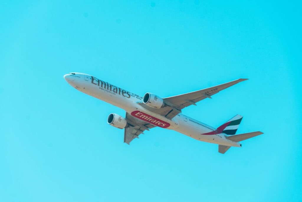 Emirates Is Offering Pilots $320,000 Tax-Free as Global Hiring Push Takes Off