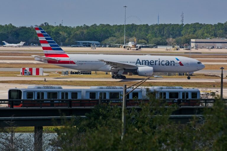 Broken Toilets Divert American Airlines Madrid–Dallas Flight to New York