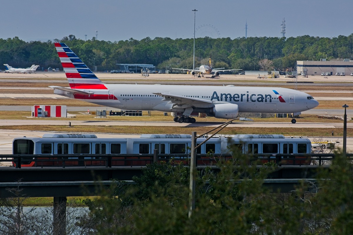 Broken Toilets Divert American Airlines Madrid–Dallas Flight to New York
