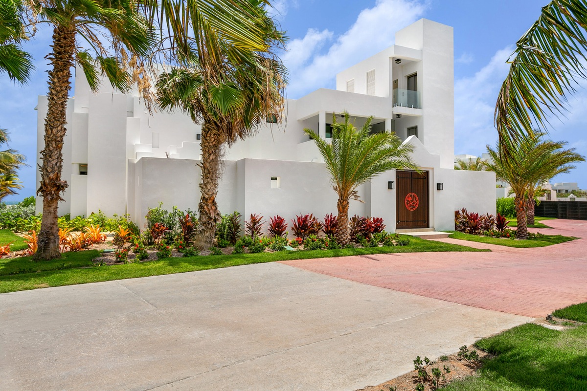 Aurora Anguilla Adds Five-Bedroom Beachfront Villa From $8,000