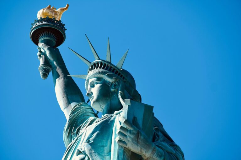 Judge Orders DV-2027 Green Card Lottery to Open by November 1