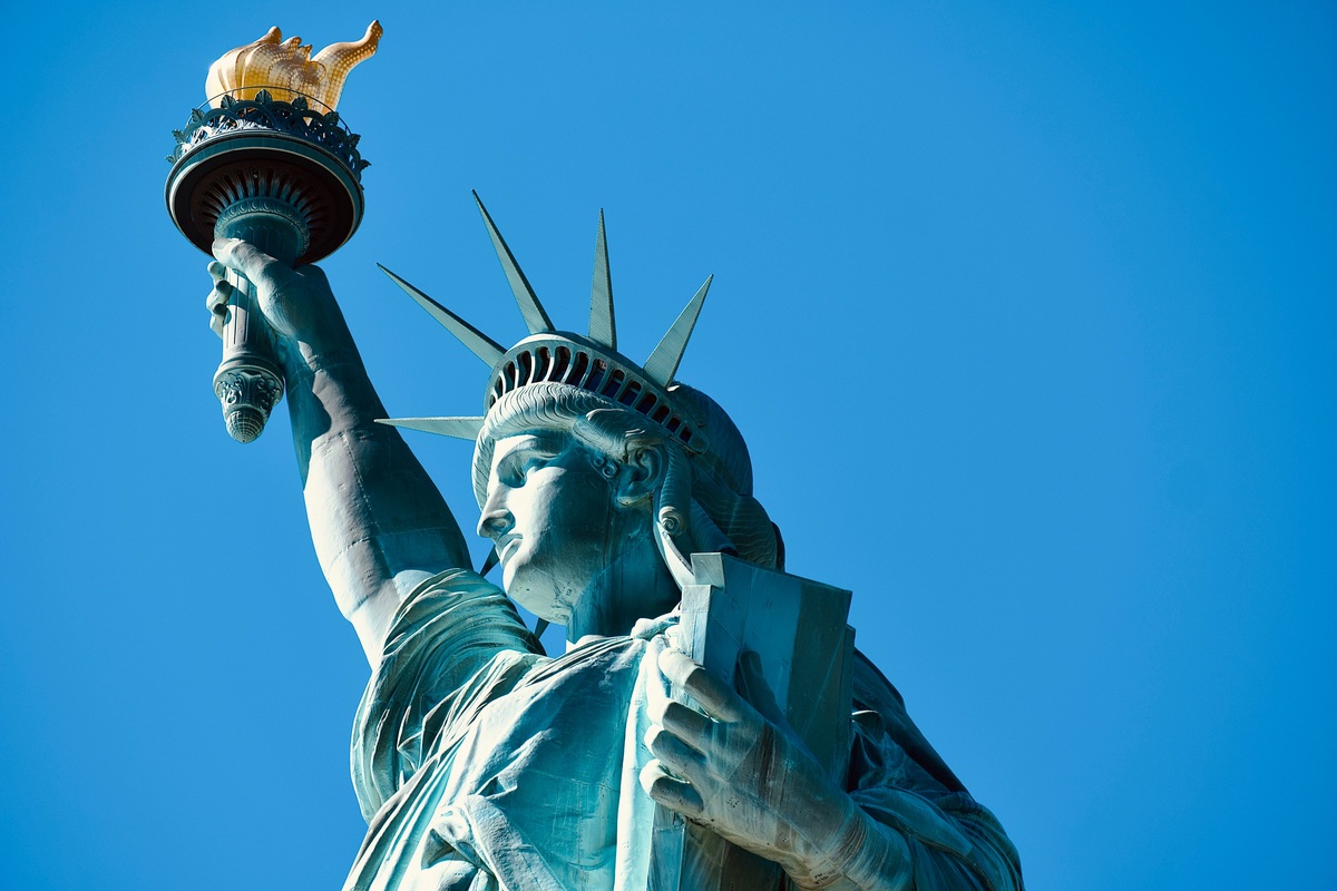 Judge Orders DV-2027 Green Card Lottery to Open by November 1