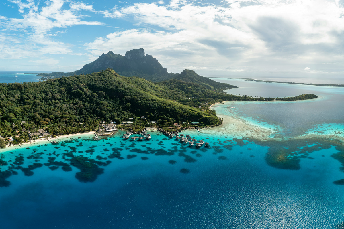 Hawaiian Airlines Adds Seattle Flights to Osaka and Tahiti for 2027