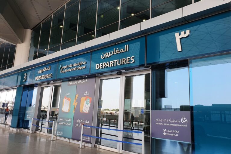 Riyadh Airport Closure Extended as Airlines Cancel More Flights