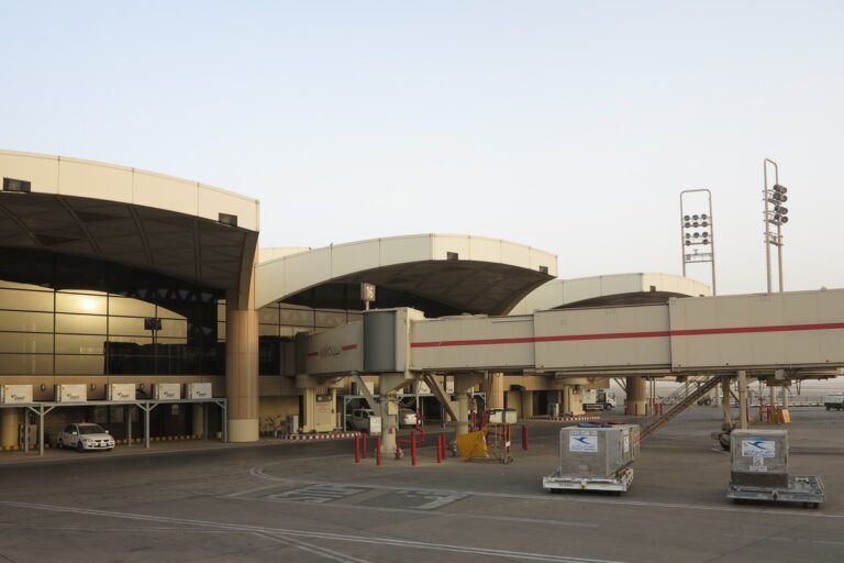 Riyadh Airport Resumes Flights, but Airline Cancellations Continue