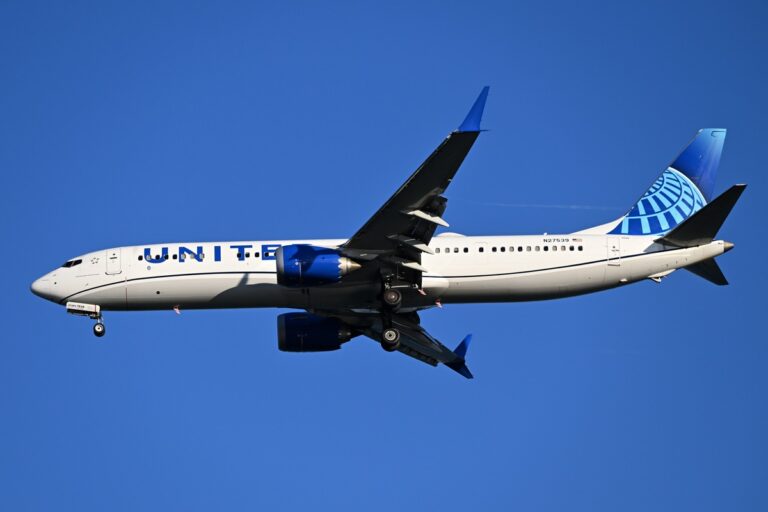 United to Add Base Fares to First Class and Short-Haul Business