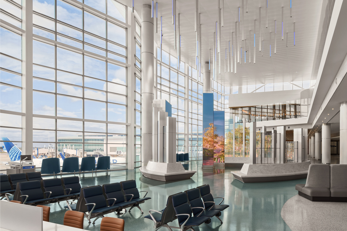 United Unveils New Houston Concourse With an 800-Seat Airport Lounge