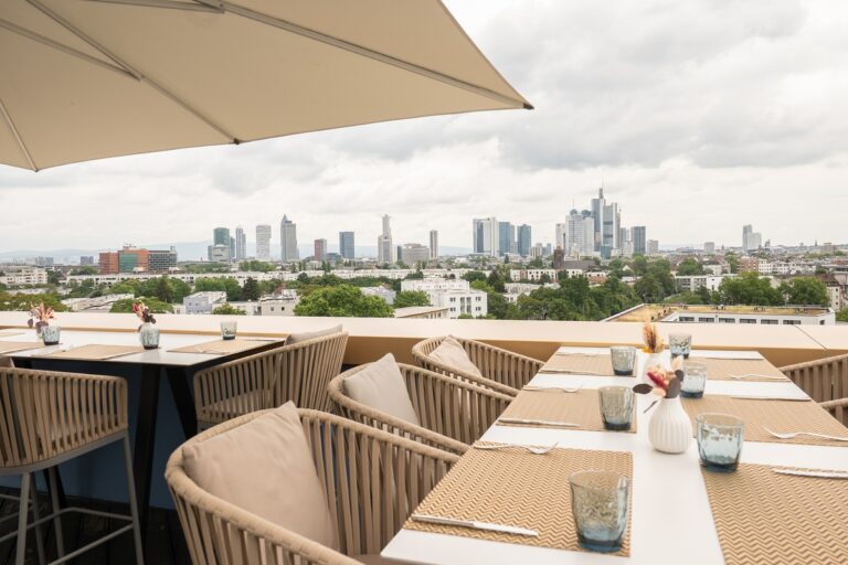 Vienna House by Wyndham Debuts in Frankfurt With a Skyline Rooftop
